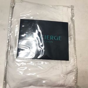 2 Pc Concierge Collection Pillow Protectors w Zipper Satin Piping Standa…